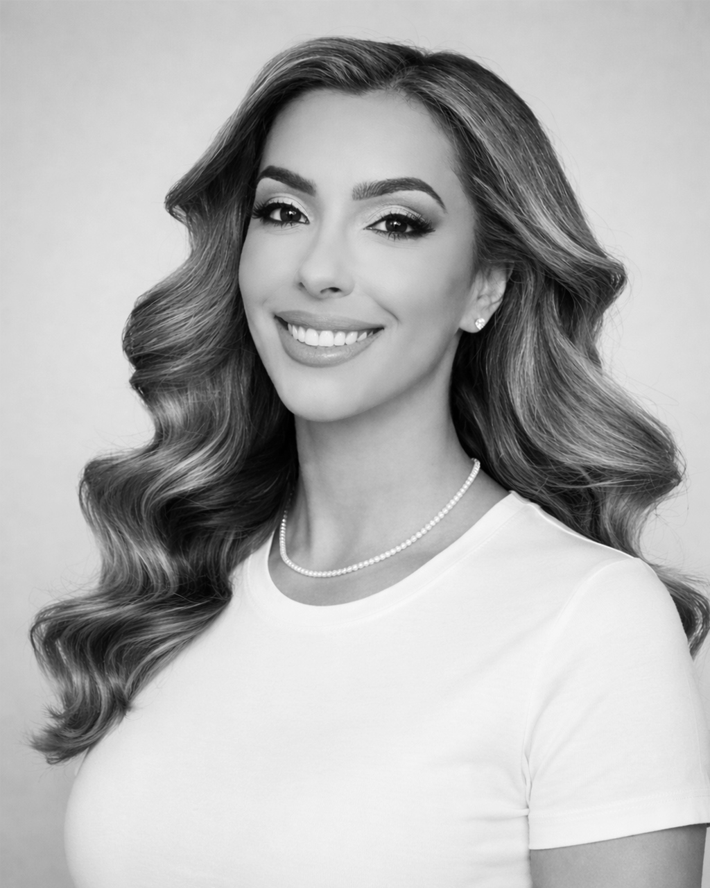 Shina COLORIST – STYLIST
